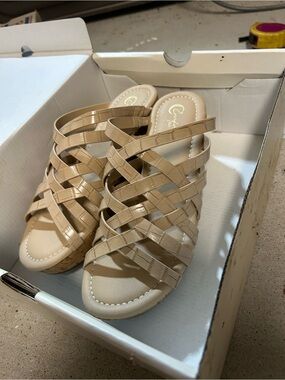 Comfort Natural Sandals size 8